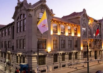 Jeannette Jara compromete nuevo Hospital Van Buren y soterramiento del metrotren en Quilpué