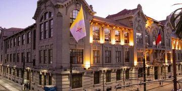 Jeannette Jara compromete nuevo Hospital Van Buren y soterramiento del metrotren en Quilpué