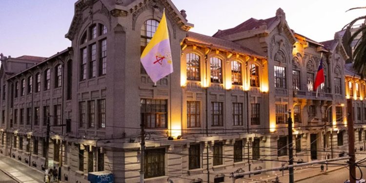 Jeannette Jara compromete nuevo Hospital Van Buren y soterramiento del metrotren en Quilpué