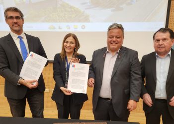 Servicio de Salud Viña del Mar Quillota Petorca sella acuerdo para implementar un sistema basado en Inteligencia Artificial para enfrentar con una mirada territorial la lista de espera quirúrgica