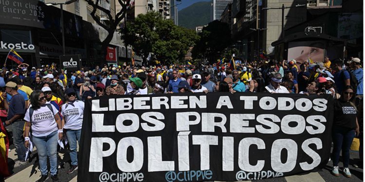 Encuentran túnel a medio construir a un costado de cárcel de Limache