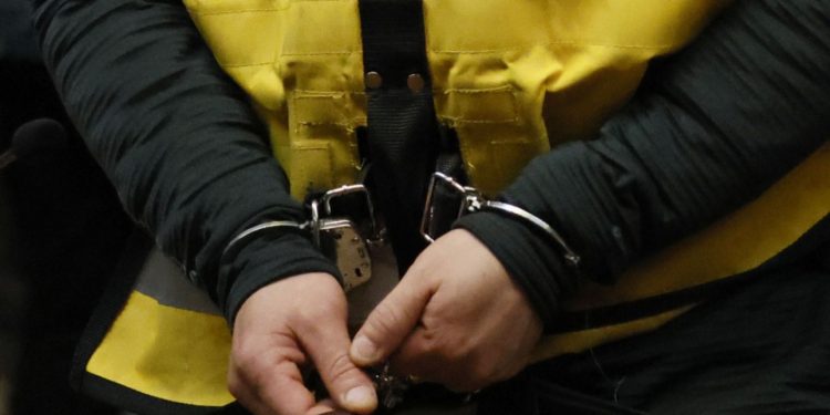 Detienen a hombre por homicidio de su tío en Valparaíso