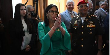 Contraloría detecta $17 mil millones sin rendir de la administración de Jorge Sharp