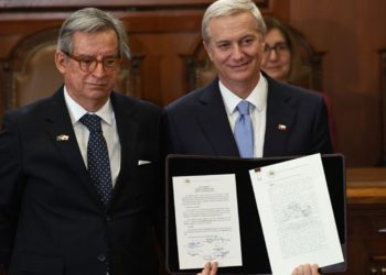 Contraloría detecta $17 mil millones sin rendir de la administración de Jorge Sharp