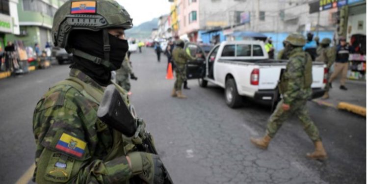 Detienen a hombre y mujer que portaban armas de fuego en Viña del Mar