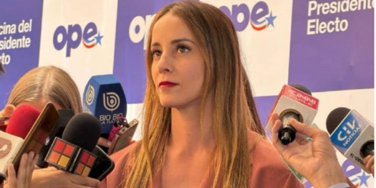 Mujer provocó caos tras dejar abandonado su auto bloqueando acceso a Playa La Boca de Concón y poniendo en riesgo a miles de personas