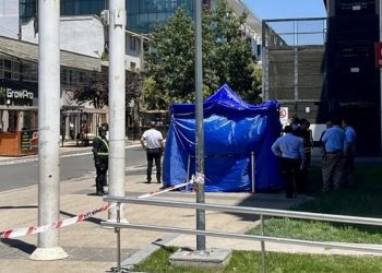 Mujer pierde la vida tras caer desde azotea del mall en Viña del Mar