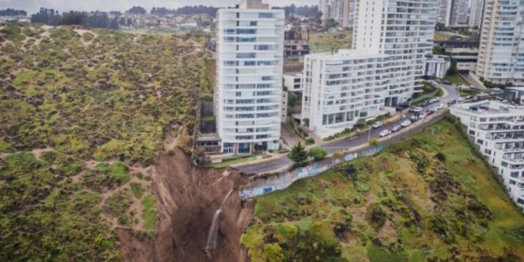 Tras 29 meses familias inician retorno a edificio Kandinsky luego de emergencia por socavón