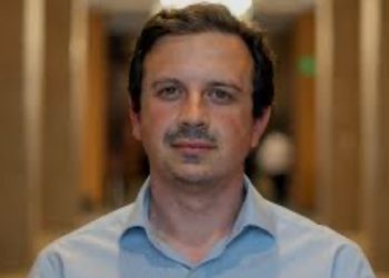 Exdirector del SLEP Atacama presenta querella contra Presidente Gabriel Boric