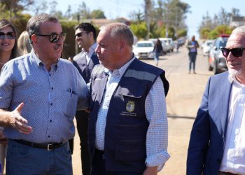 Gobernador Regional de Valparaíso constató en terreno la ejecución de importantes obras de alcantarillado, pavimentación y seguridad en la comuna de Algarrobo