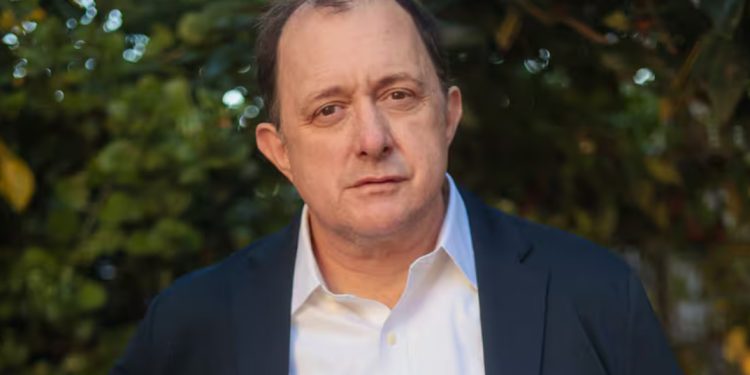 Iván Poduje frena expropiación de Colonia Dignidad y anuncia recorte de proyectos por déficit en el Minvu