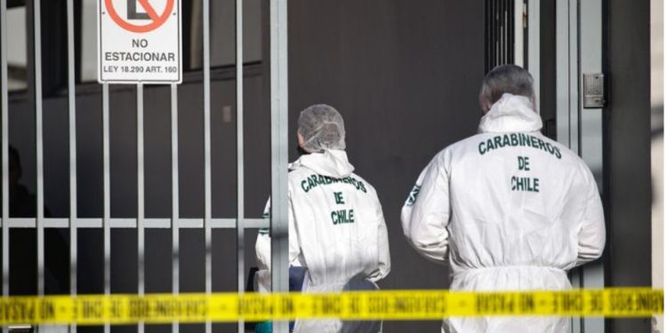 Dueño de local frustra asalto y dispara contra dos delincuentes en Quinta Normal