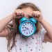 Efectos del cambio de hora en niños: problemas de sueño, cansancio e irritabilidad podrían durar hasta una semana
