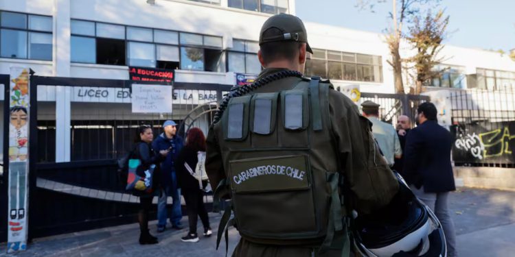 Detienen a alumna de liceo de Villarrica que publicó amenazas en redes sociales