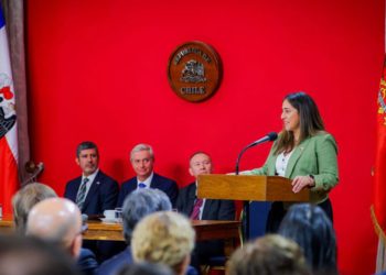 Depresión adolescente y redes sociales: las señales de alerta que padres y colegios no deben ignorar