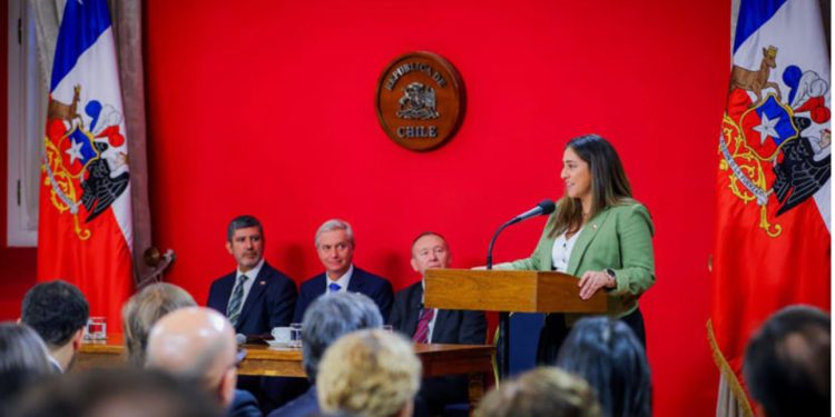 Depresión adolescente y redes sociales: las señales de alerta que padres y colegios no deben ignorar