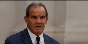 Andrés Allamand renunció a Renovación Nacional tras 39 años de militancia