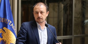 Parlamentarios de oposición acuden a Contraloría por eventual conflicto de intereses en Ley Miscelánea