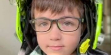 Impacto en Curanilahue tras muerte de niño que se contagió con bacteria tras comer hamburguesa cruda