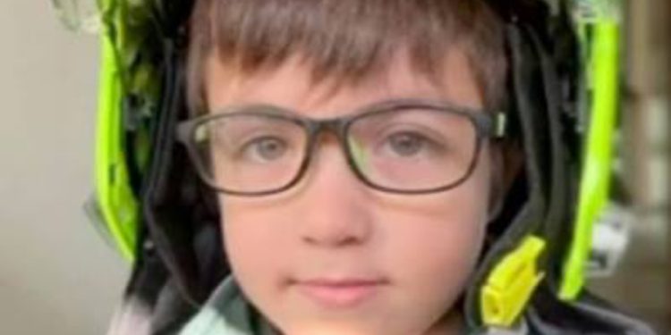 Impacto en Curanilahue tras muerte de niño que se contagió con bacteria tras comer hamburguesa cruda