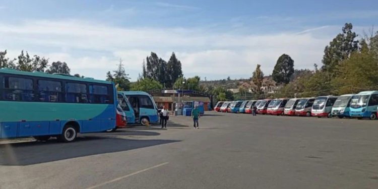 Micreros anuncian paralización en la provincia de Marga Marga por deuda millonaria y alza de combustibles