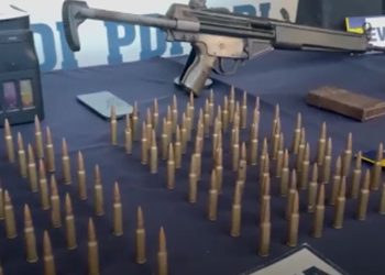 Detienen a sujeto en San Bernardo quien tenia un fusil de guerra e impresora para hacer billetes falsos