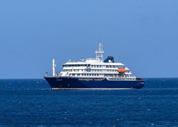 Pescadores están desaparecidos tras volcamiento de bote en Vichuquén