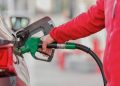 Hacienda publica decreto que podría frenar nueva alza de $35 en el precio de las bencinas
