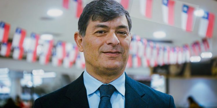 Ministro Quiroz y Franco Parisi sostendrán cita clave tras quiebre entre Gobierno y el PDG por Plan de Reconstrucción
