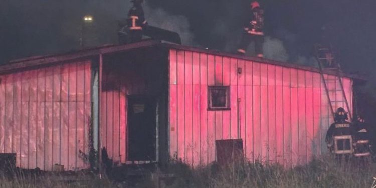 Encuentran dos cuerpos calcinados tras incendio de vivienda en San Pablo
