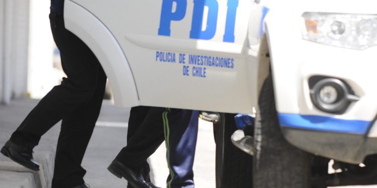 PDI recupera vehículo robado y detiene a dos sujetos tras asalto a servicentro en Curauma