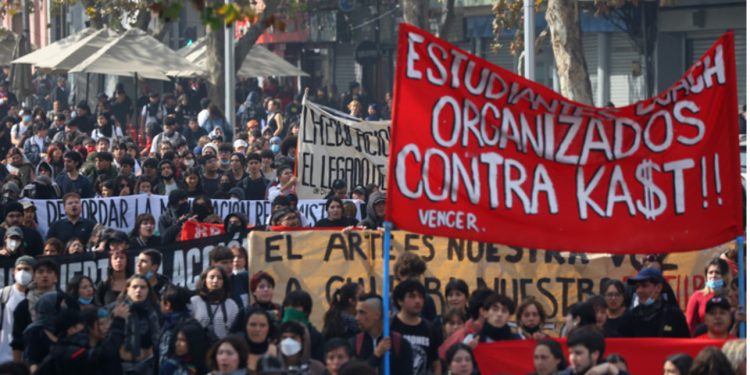 Confech convoca movilización nacional para el 3 de junio en contra de Escuelas Protegidas y Reconstrucción