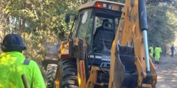 Trabajador muere aplastado por retroexcavadora en San Felipe