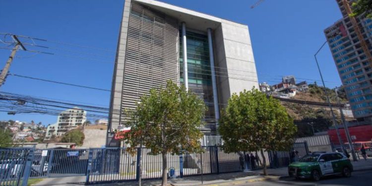 Decretan prisión preventiva para banquetera acusada de incumplir contratos de matrimonios