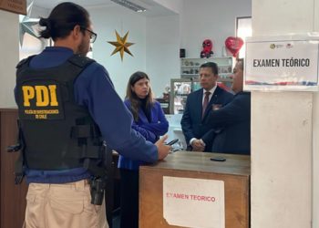 Detienen a cinco funcionarios municipales en Alto Hospicio por venta de licencias de conducir