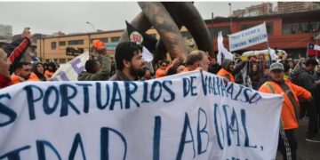 Prisión preventiva a hombre que atacó a su expareja y atropelló a un carabinero en Valparaíso