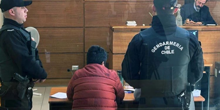 Prisión preventiva a hombre que atacó a su expareja y atropelló a un carabinero en Valparaíso