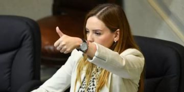 Francia golea a Noruega y se pone cartel de candidato