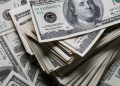 Dólar cae ante mejor tono de los mercados y optimismo en el sector tecnológico