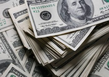 Dólar cae ante mejor tono de los mercados y optimismo en el sector tecnológico