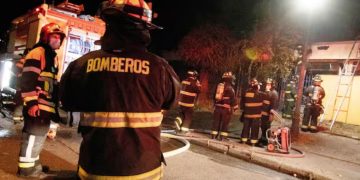 Al menos seis viviendas afectadas por incendio en Cerro Navia