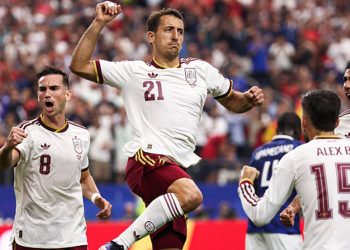 España vence con claridad a una decepcionante Francia y es el primer finalista del Mundial