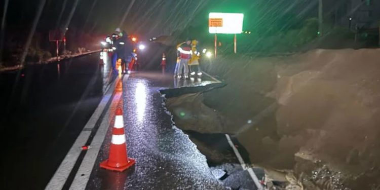 Agua, suelos y deterioro estructural: qué puede provocar el derrumbe de una edificación en durante un temporal