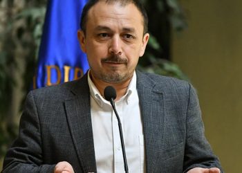 Diputado Cuello tildó como improvisación la suspensión de clases en la Región de Valparaíso