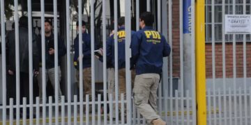 Frustran ataques de dos menores de 10 y 11 años en colegios de Santiago y La Araucanía