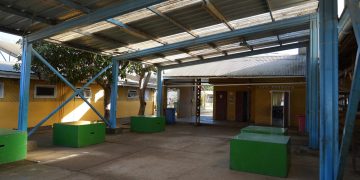 Gobierno Regional de Valparaíso visitó Escuela Intercultural Laguna Verde y compromete apoyo para su recuperación