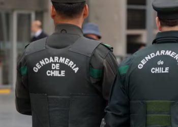 Gendarmería desvincula a cuatro funcionarios por red para cometer delitos en Santiago 1
