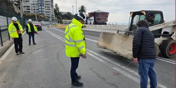 Anuncian reapertura de avenida Altamirano con tránsito unidireccional tras socavón