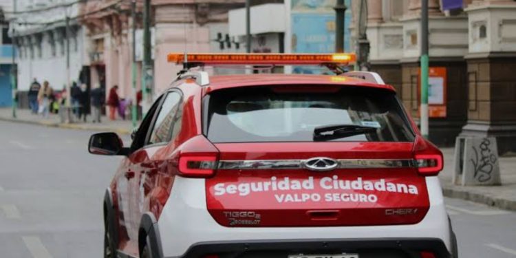Funcionarios de seguridad ciudadana municipal de Valparaíso en picada contra la alcaldía