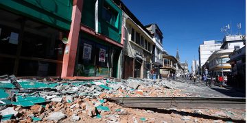 Fuerte sismo de magnitud 7,4 sacude a Colombia ya suma al menos 20 muertos